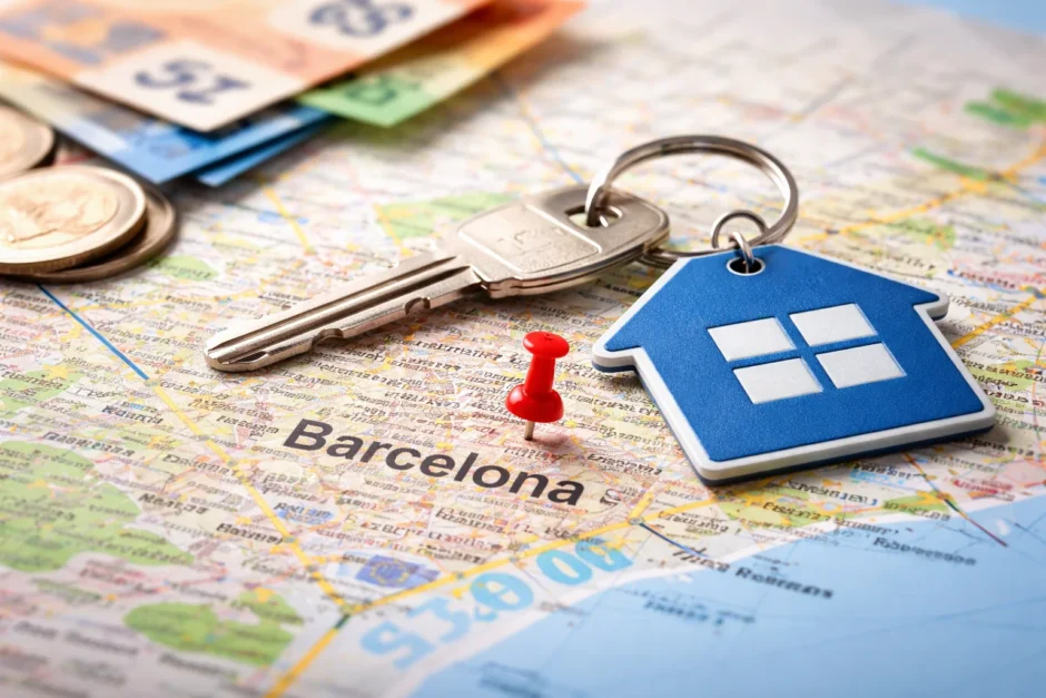 Descubre dónde vivir en Barcelona barato en 2026. Guía de barrios seguros, precios reales de alquiler y consejos de expertos para mejorar tu calidad de vida sin pagar de más.